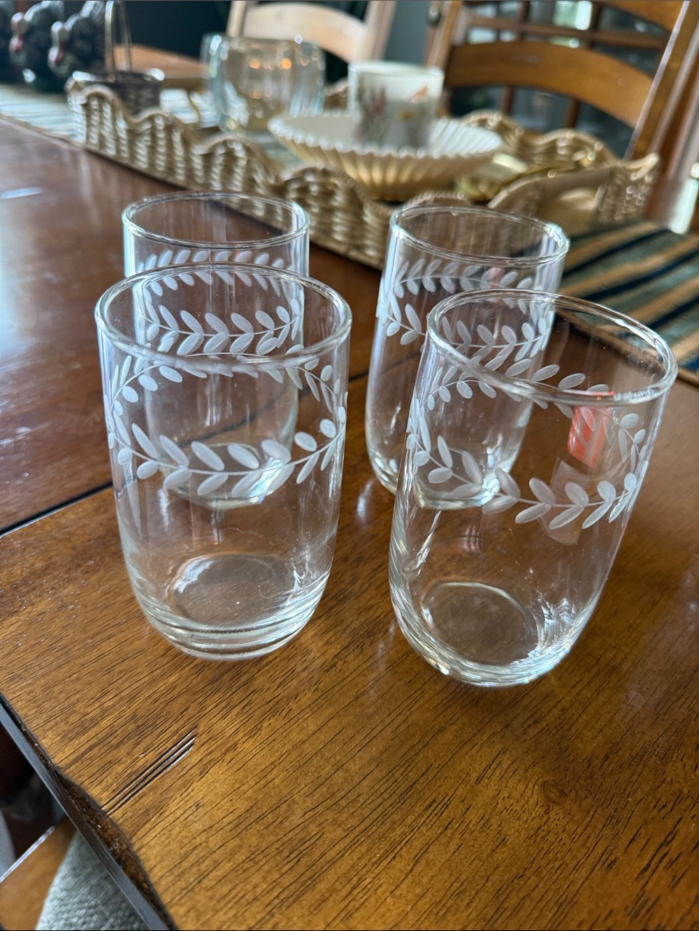 VINTAGE ANCHOR HOCKING ETCHED juice TUMBLERS GLASS LAUREL LEAF SET OF 4
